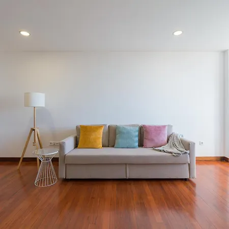 Bright Townhouse Views - 5 Min To The Beach Apartment *
